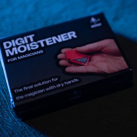 Digit Moistener by Vernet Magic