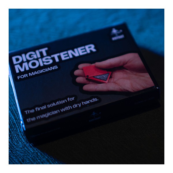 Digit Moistener by Vernet Magic