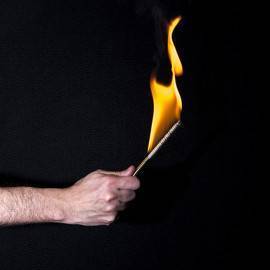 Vanishing Torch by Bazar de Magia